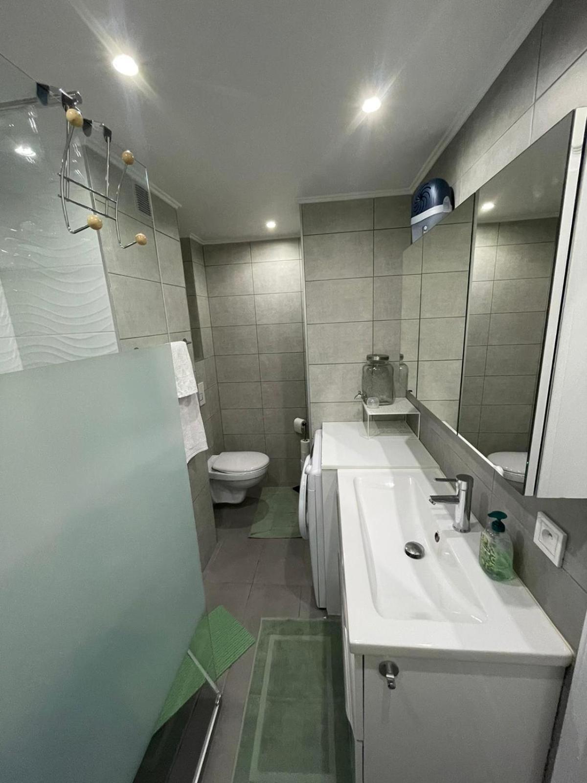 50M2 Climatise Proche Mer Nizza Esterno foto